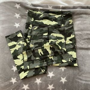 Lululemon 23” Fast and Free Heritage Camo Size 6